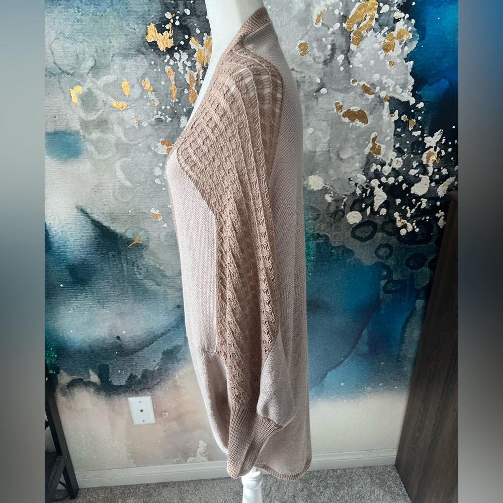 Davi & Dani | Neutral Batwing lightweight cardigan - Picture 4 of 7